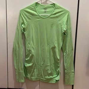 Athleta Momentum top